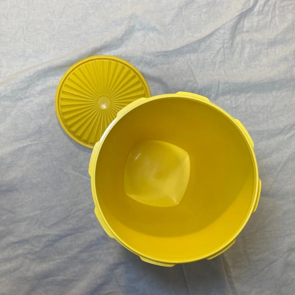 Vintage Tupperware Yellow Canister Sunburst Lid 1222-5‎ 808-14 Kitchen Storage